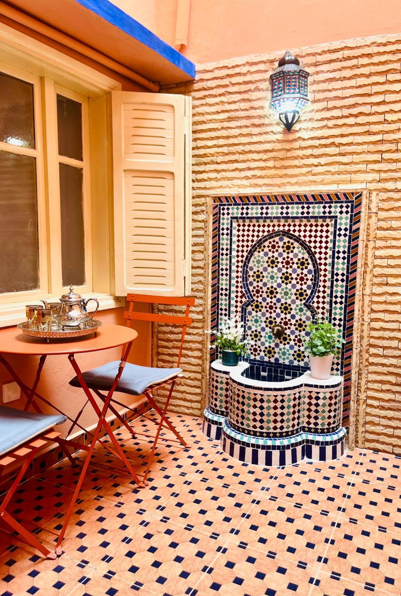 Apartment With Ac, Patio And Rooftop Appartement Climatise Avec Patio Et Toit Terrasse マラケシュ エクステリア 写真