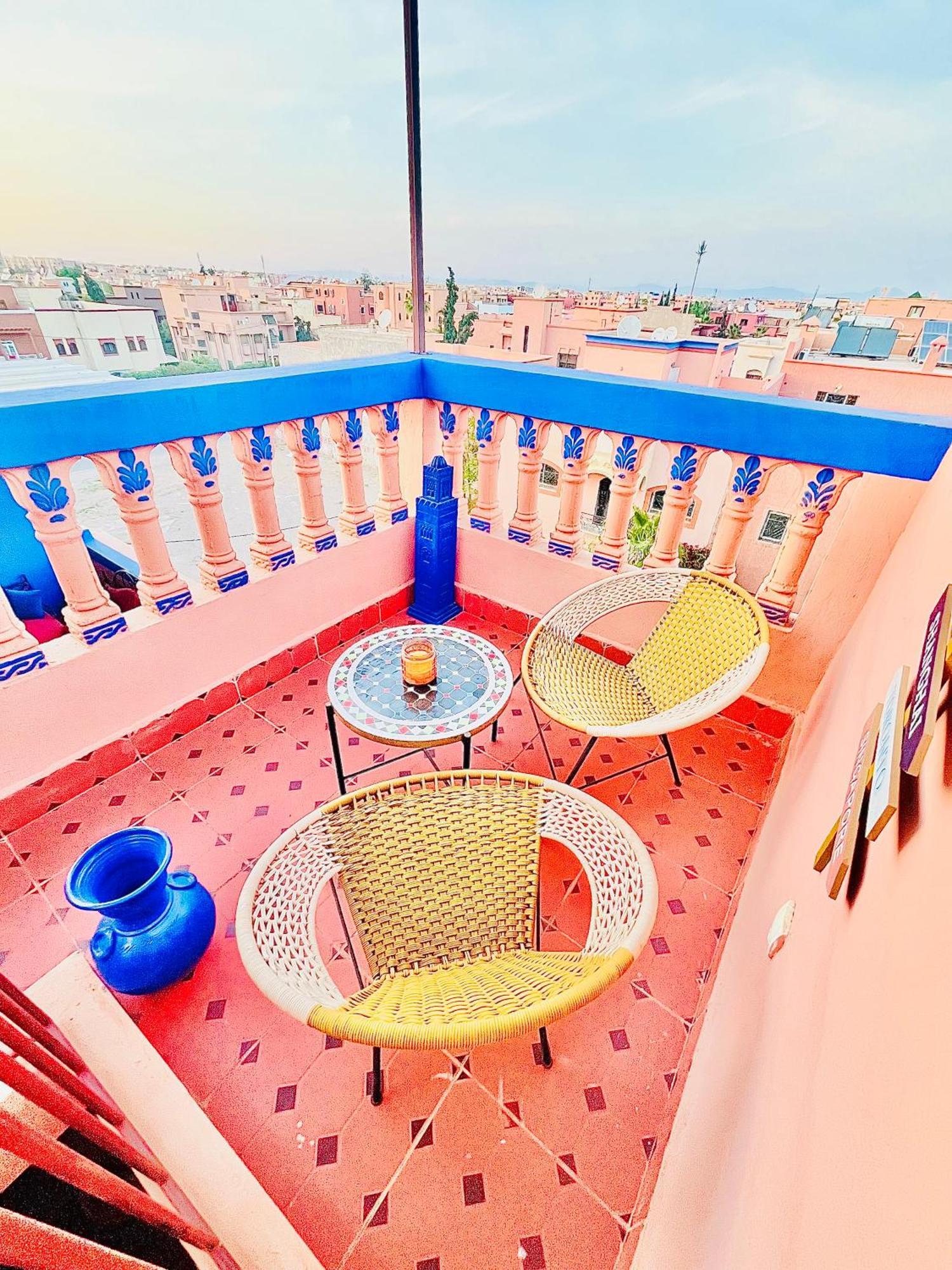 Apartment With Ac, Patio And Rooftop Appartement Climatise Avec Patio Et Toit Terrasse マラケシュ エクステリア 写真