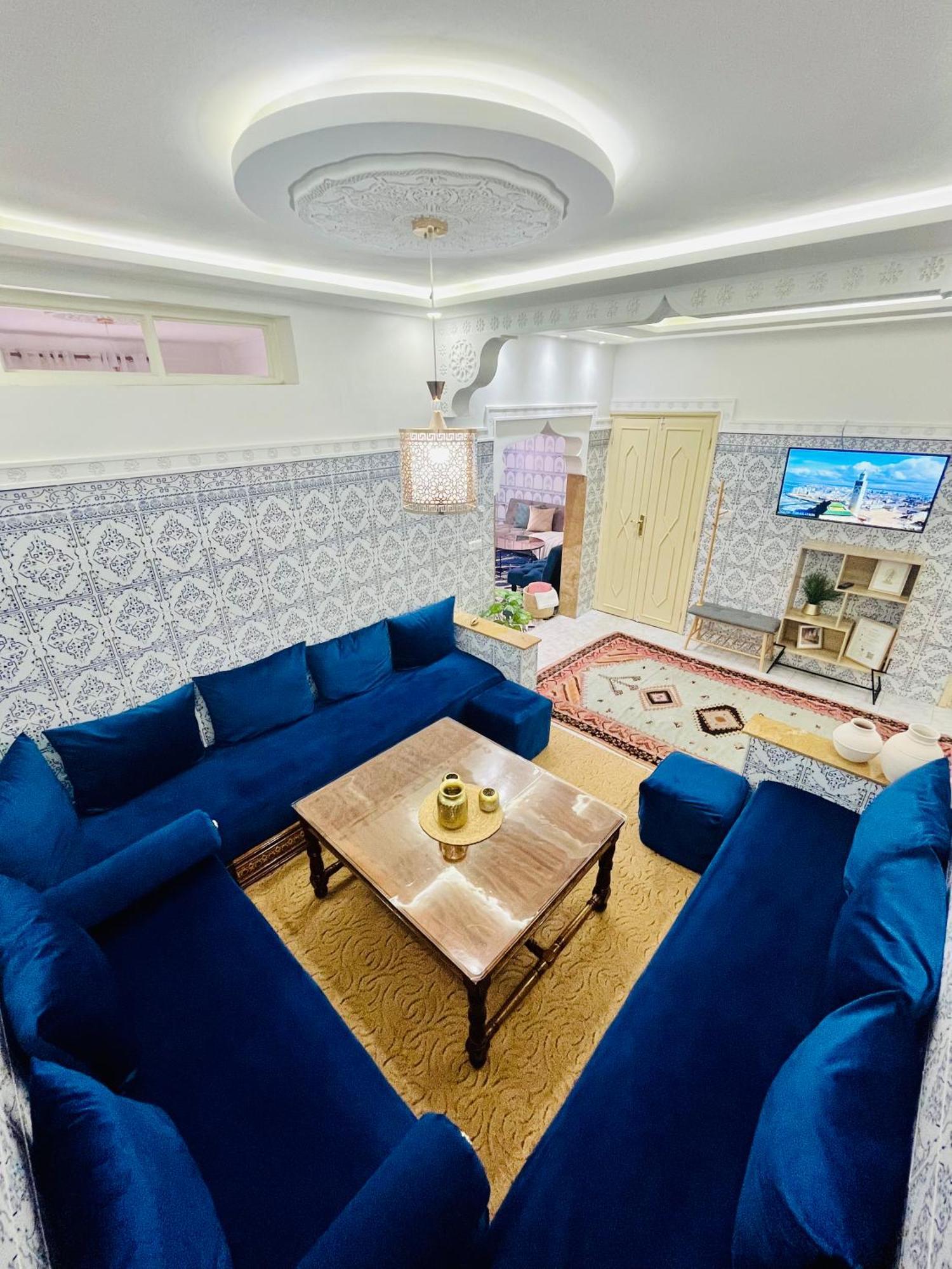 Apartment With Ac, Patio And Rooftop Appartement Climatise Avec Patio Et Toit Terrasse マラケシュ エクステリア 写真