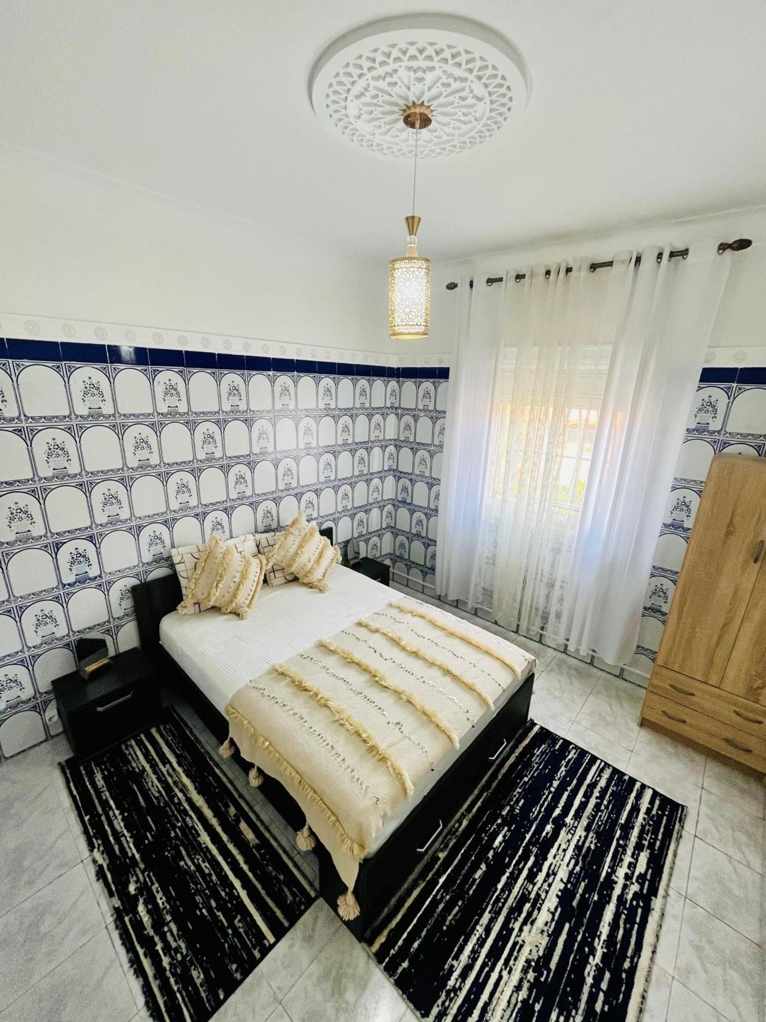 Apartment With Ac, Patio And Rooftop Appartement Climatise Avec Patio Et Toit Terrasse マラケシュ エクステリア 写真