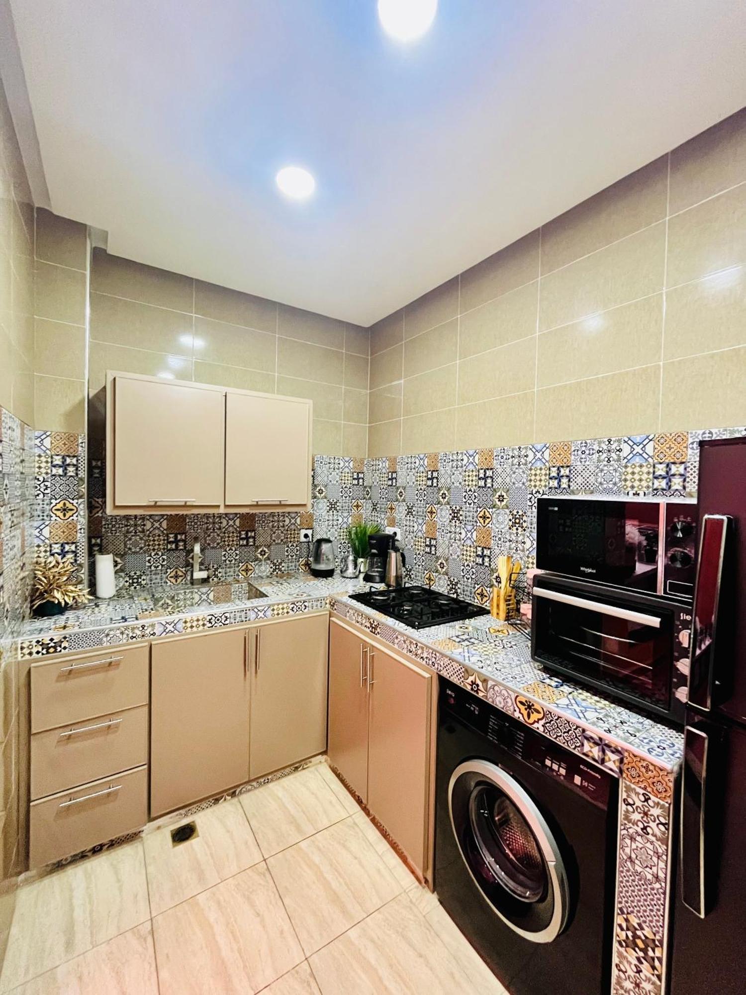 Apartment With Ac, Patio And Rooftop Appartement Climatise Avec Patio Et Toit Terrasse マラケシュ エクステリア 写真