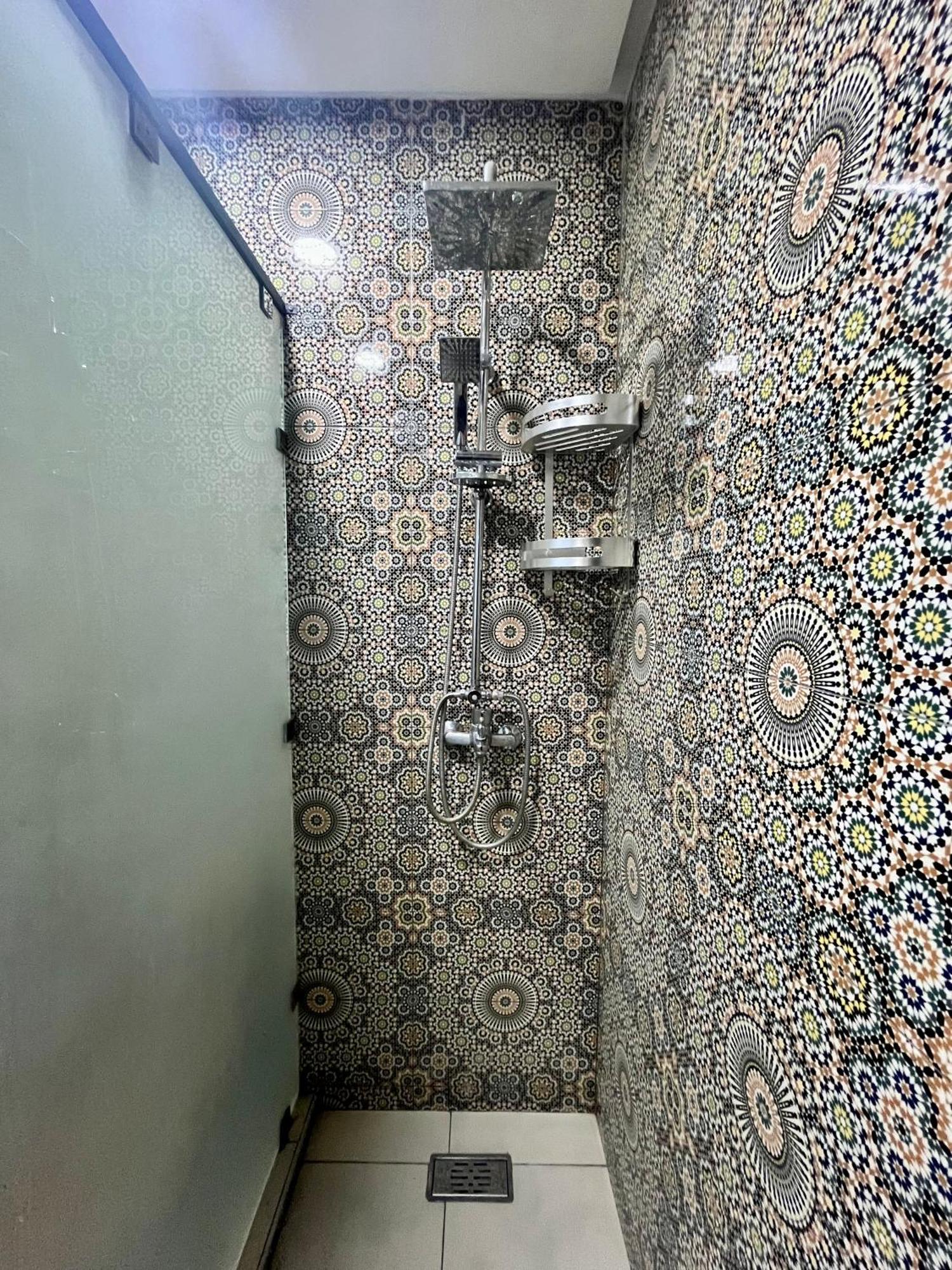 Apartment With Ac, Patio And Rooftop Appartement Climatise Avec Patio Et Toit Terrasse マラケシュ エクステリア 写真