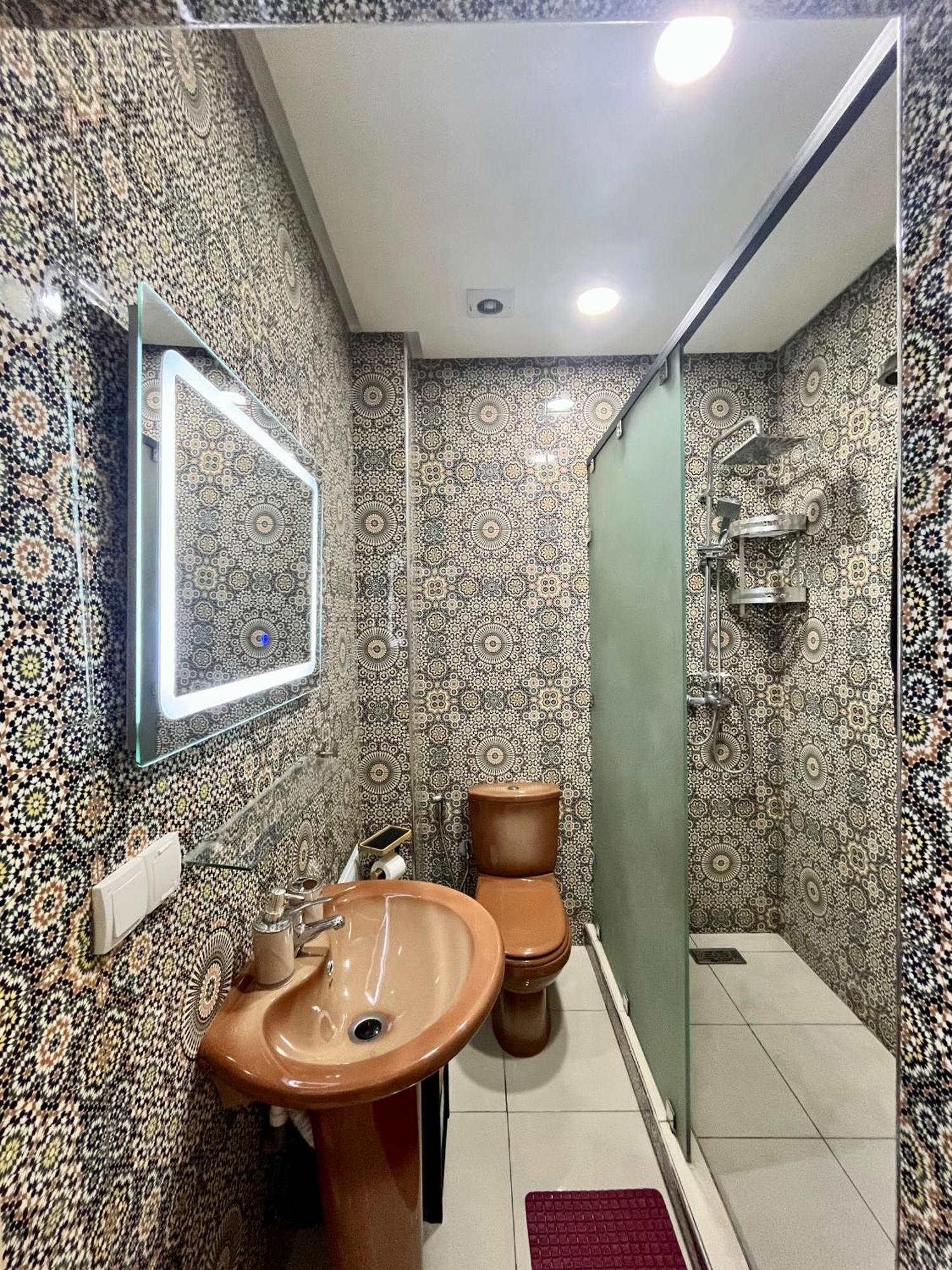 Apartment With Ac, Patio And Rooftop Appartement Climatise Avec Patio Et Toit Terrasse マラケシュ エクステリア 写真